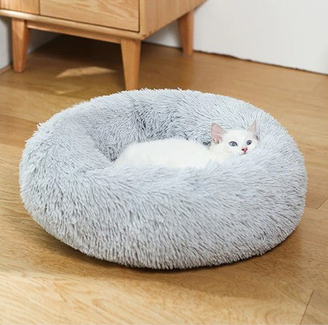 Plush, furry bed for pets 